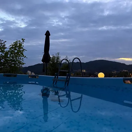 With 5 Bedrooms, Great View And Garden Ferienhaus