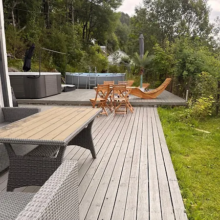 With 5 Bedrooms, Great View And Garden Ferienhaus *