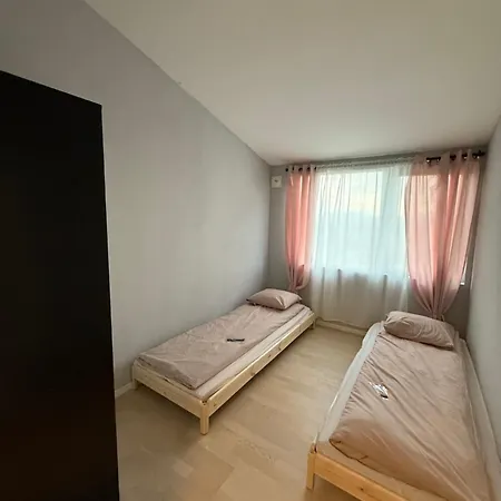 With 5 Bedrooms, Great View And Garden Ferienhaus