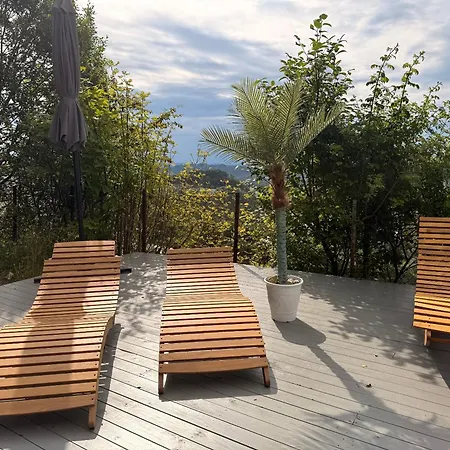 Ferienhaus With 5 Bedrooms, Great View And Garden Bergen